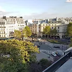 Beautiful Apartment Near Republic